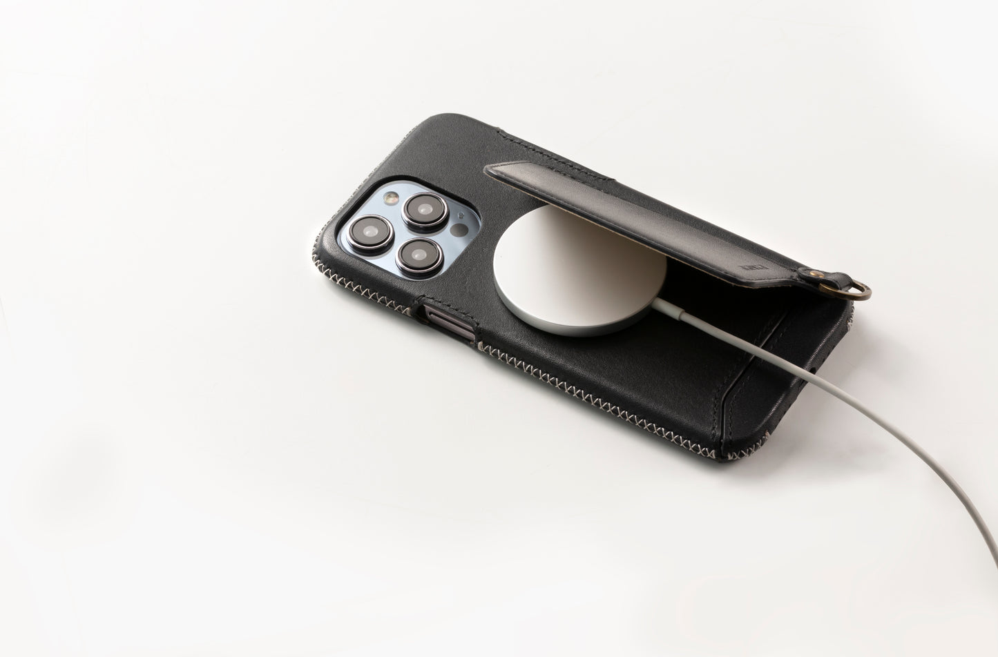 Genuine Leather multi-functional Case for iPhone 15シリーズ(ハンドストラップ付)