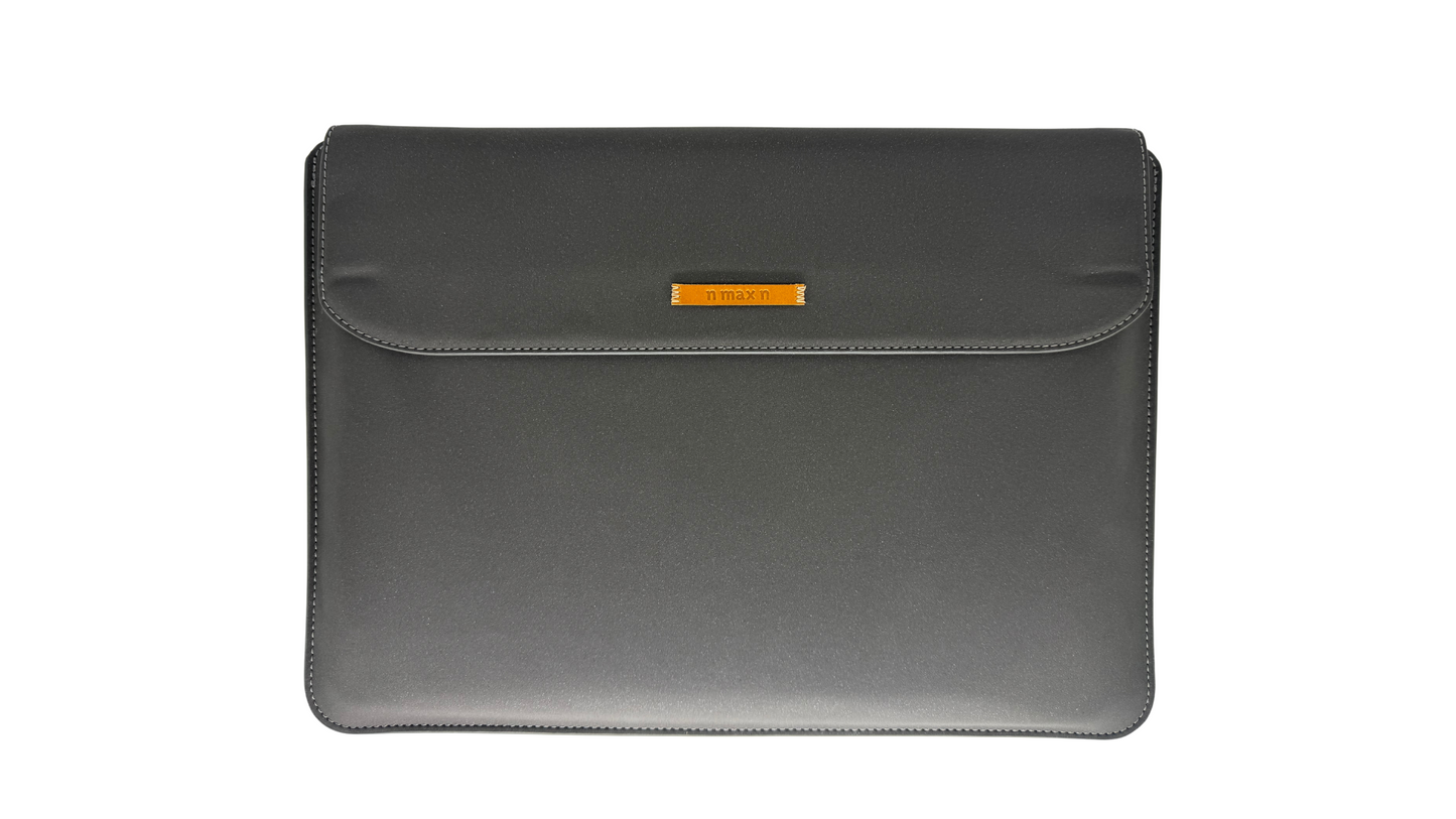 Vegan Leather Sleeve case “Fleeve” for laptop